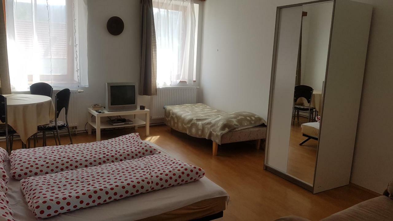 ולם Petra Apartmanok מראה חיצוני תמונה